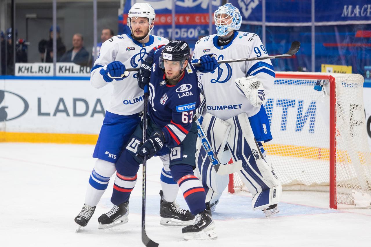 Хоккеисты «Лады» проиграли «Динамо« в матче КХЛ