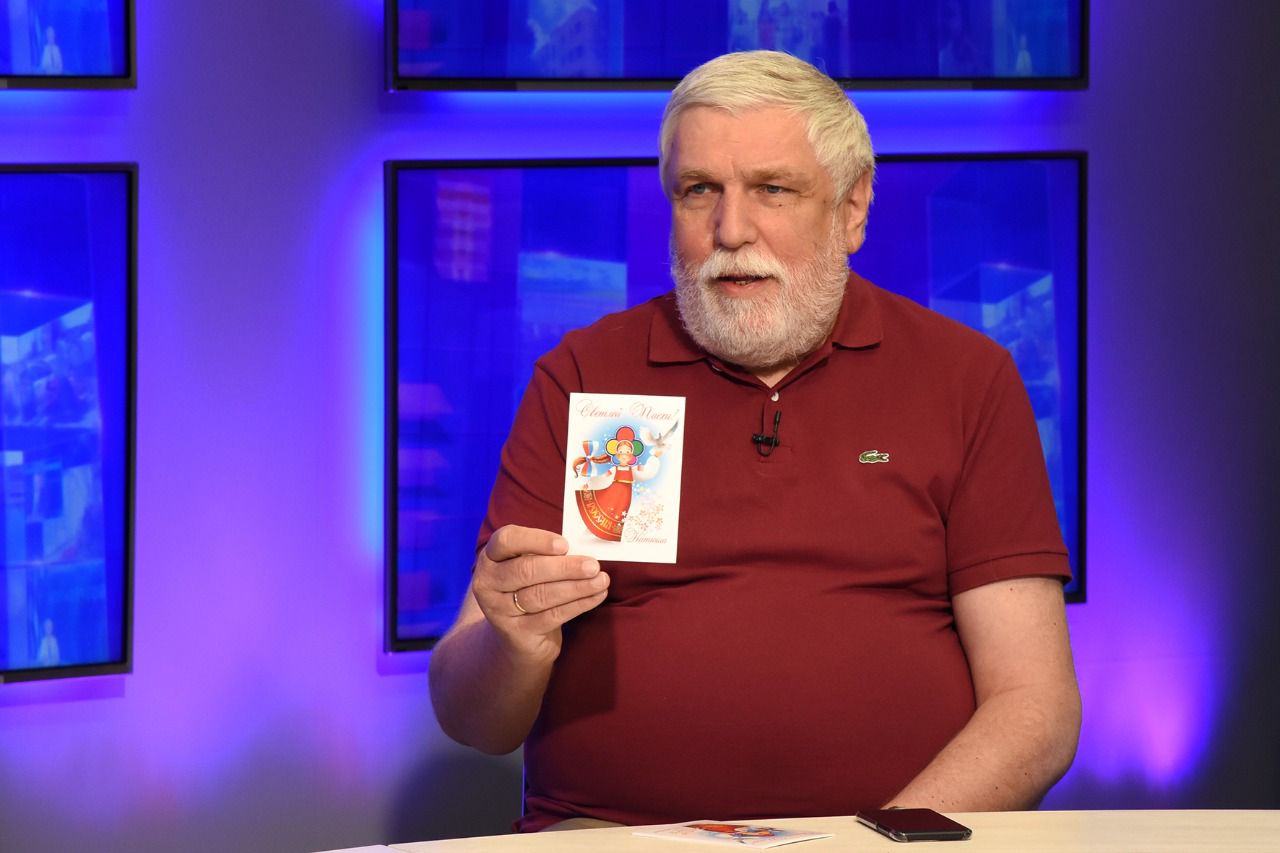 С праздником, "Катюша". Сегодня 41 год как московский художник и дизайнер Михаил Веременко создал "Катюшу" - символ 12-го Всемирного фестиваля молодежи и студентов, который проходил в Москве в 1985 году А вы помните этот... С праздником, "Катюша". Сегодня 41 год как московский художник и дизайнер Михаил Веременко создал "Катюшу" - символ 12-го Всемирного фестиваля молодежи и студентов, который проходил в Москве в 1985 году А вы помните этот...