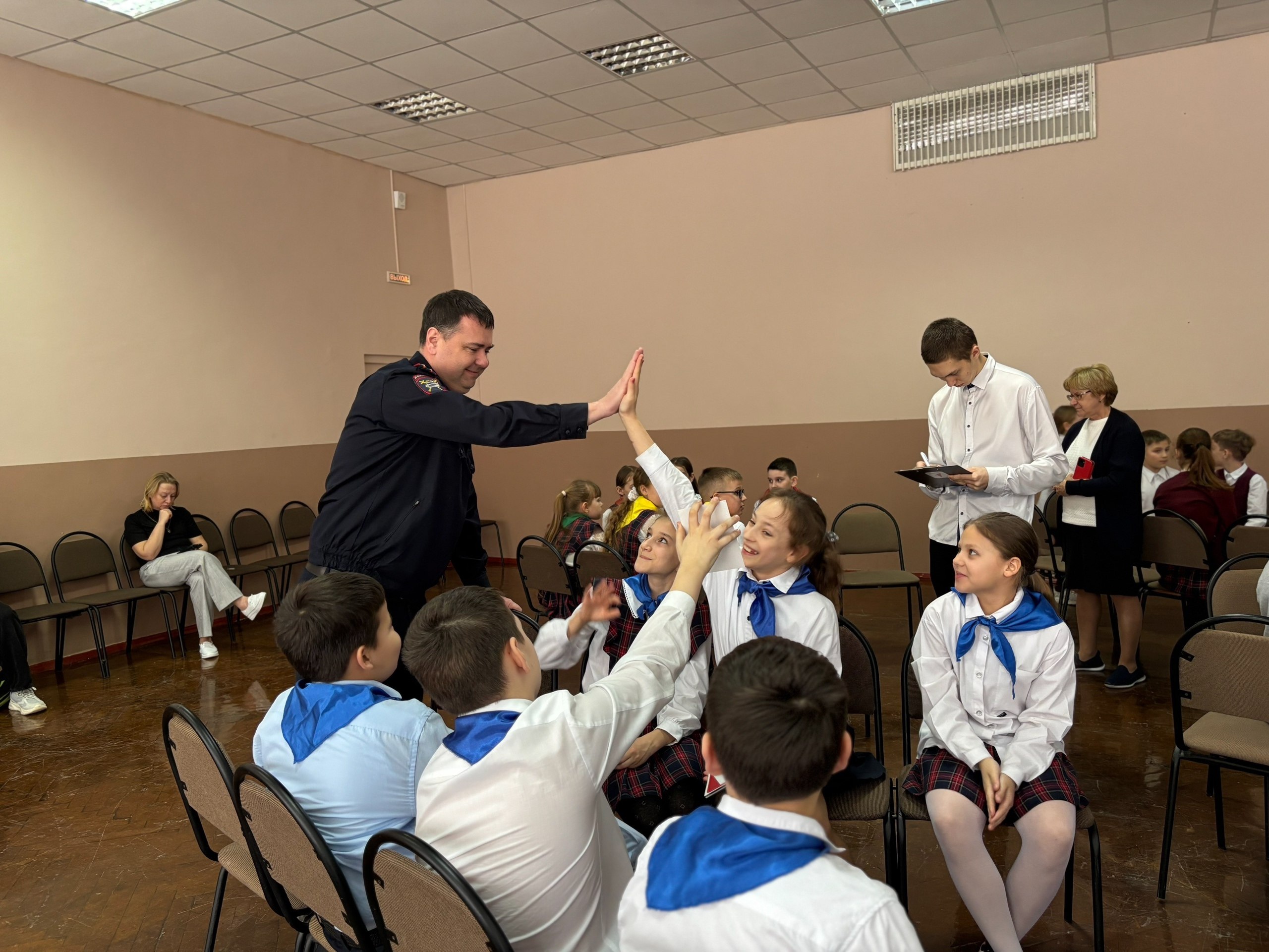 Сегодня свой День рождения отмечает заместитель начальника Госавтоинспекции Тольятти подполковник полиции Денис Гусев! Сегодня свой День рождения отмечает заместитель начальника Госавтоинспекции Тольятти подполковник полиции Денис Гусев!