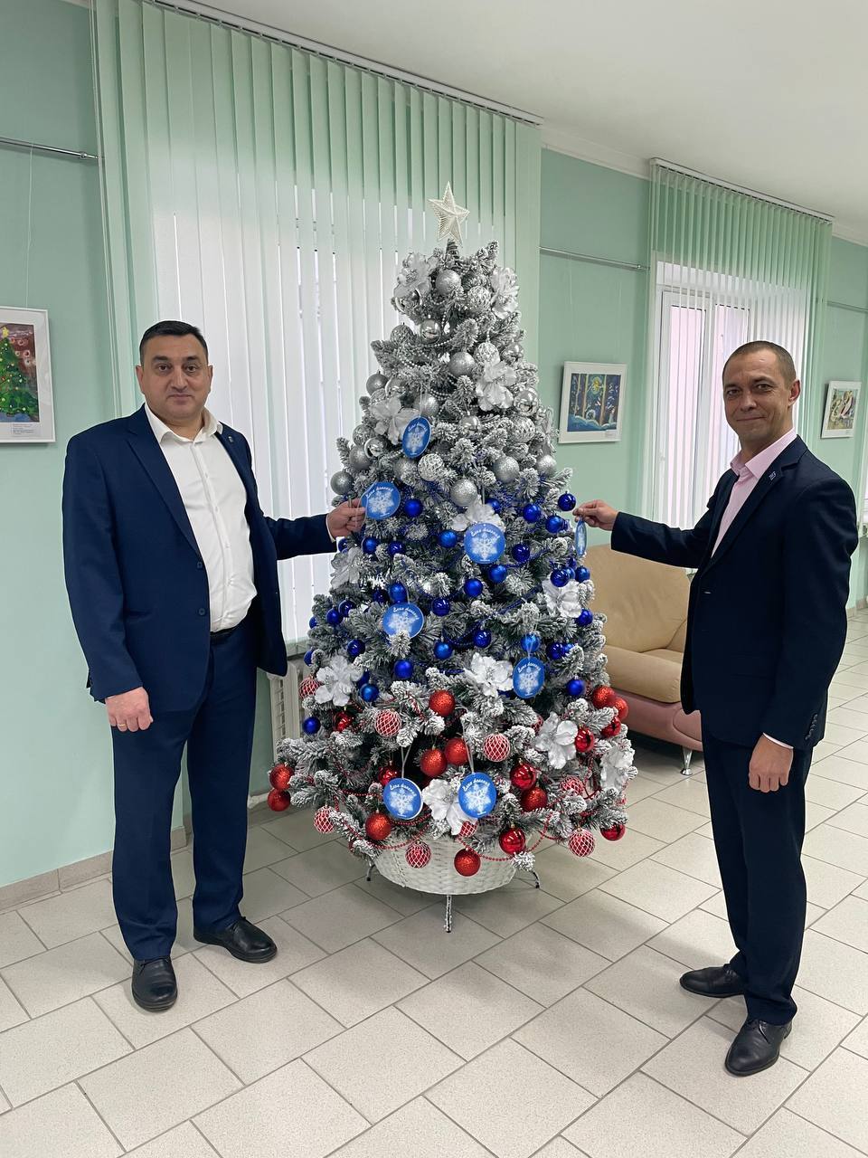 Время чудес! Представители власти присоединились к акции «Ёлка желаний» Время чудес! Представители власти присоединились к акции «Ёлка желаний»