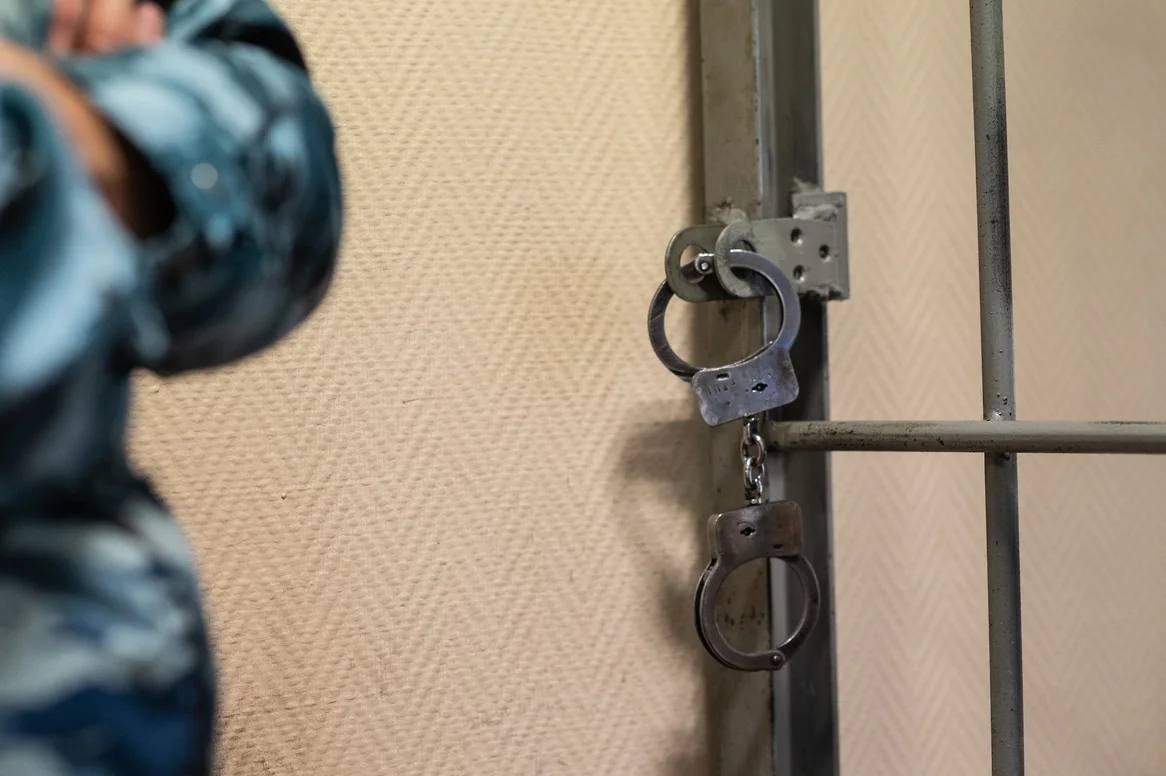 В Тольятти злоумышленник украл из квартиры обувной крем