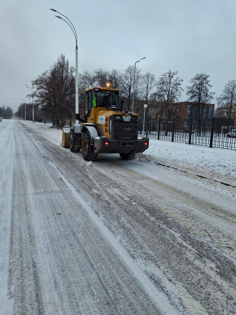 Илья Сухих: Продолжаем работу по расчистке города от снега Илья Сухих: Продолжаем работу по расчистке города от снега