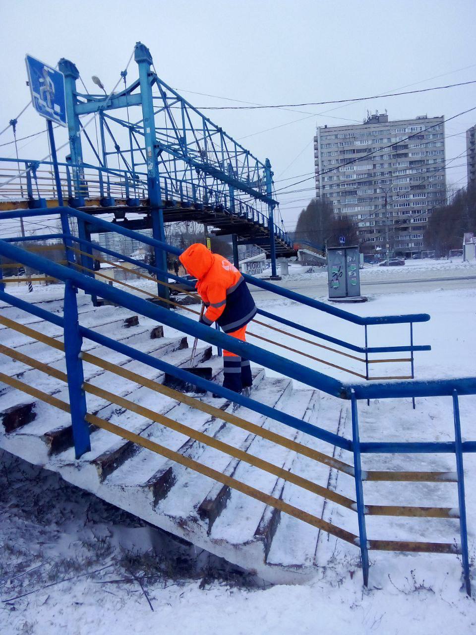 Илья Сухих: Продолжаем работу по расчистке города от снега Илья Сухих: Продолжаем работу по расчистке города от снега
