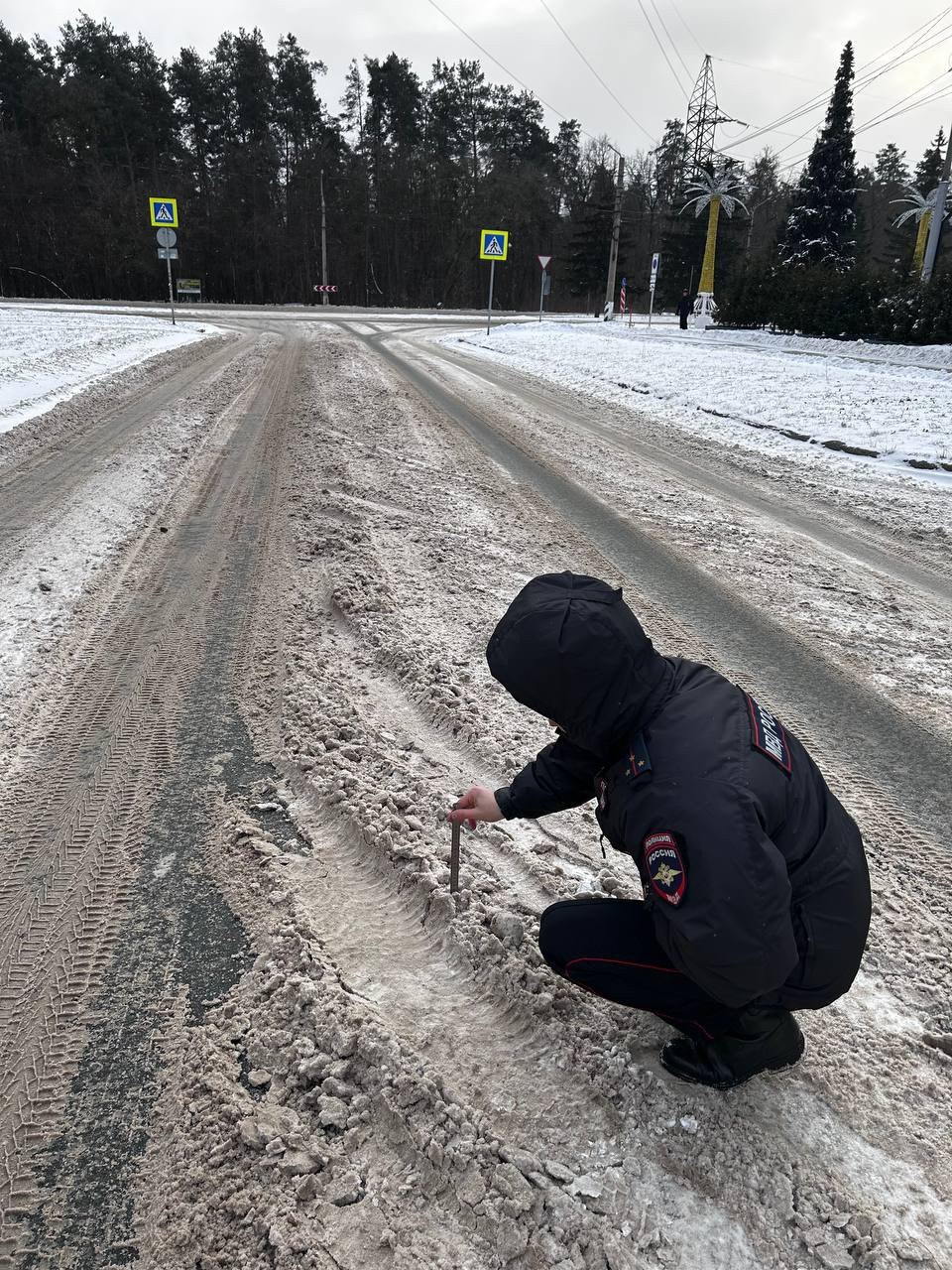 Сотрудники #ГосавтоинспекцииТольятти совместно с представителями прокуратуры города провели проверку выполнения работ по комплексному содержанию магистральных и внутриквартальных дорог в зимний период Сотрудники #ГосавтоинспекцииТольятти совместно с представителями прокуратуры города провели проверку выполнения работ по комплексному содержанию магистральных и внутриквартальных дорог в зимний период