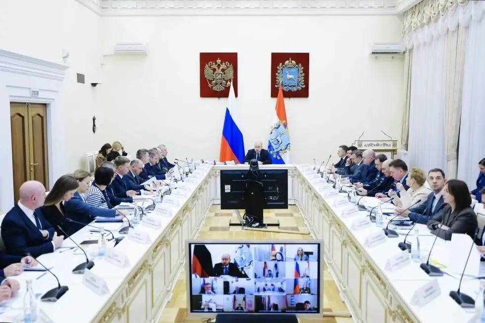 Губернатор Самарской области Вячеслав Федорищев провёл оперативное совещание в Правительстве