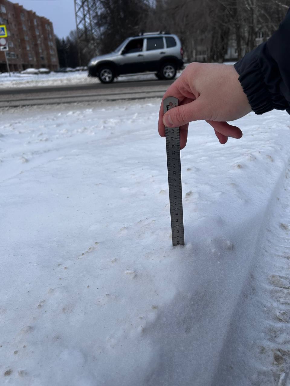 Сотрудники #ГосавтоинспекцииТольятти совместно с представителями прокуратуры города провели проверку выполнения работ по комплексному содержанию магистральных и внутриквартальных дорог в зимний период Сотрудники #ГосавтоинспекцииТольятти совместно с представителями прокуратуры города провели проверку выполнения работ по комплексному содержанию магистральных и внутриквартальных дорог в зимний период