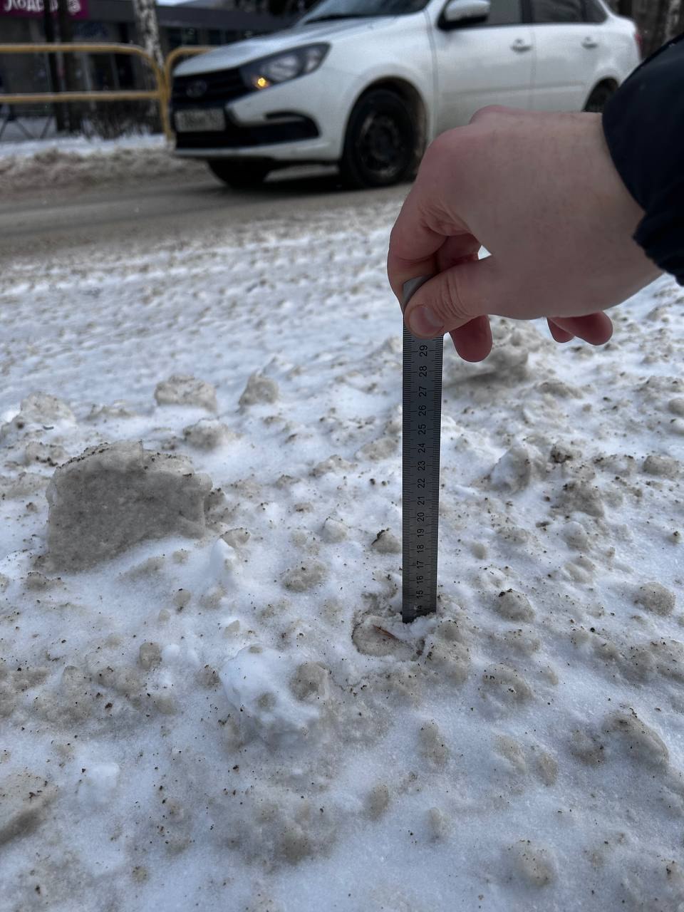 Сотрудники #ГосавтоинспекцииТольятти совместно с представителями прокуратуры города провели проверку выполнения работ по комплексному содержанию магистральных и внутриквартальных дорог в зимний период Сотрудники #ГосавтоинспекцииТольятти совместно с представителями прокуратуры города провели проверку выполнения работ по комплексному содержанию магистральных и внутриквартальных дорог в зимний период