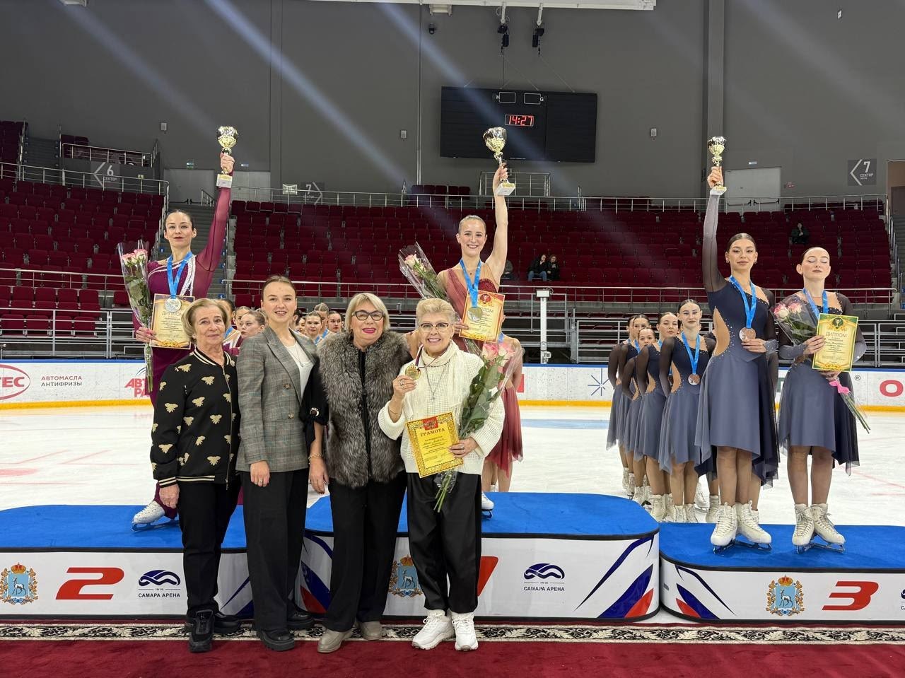 Тольяттинская "Жемчужина" - бронзовый призер первого этапа Кубка России по синхронному фигурному катанию!