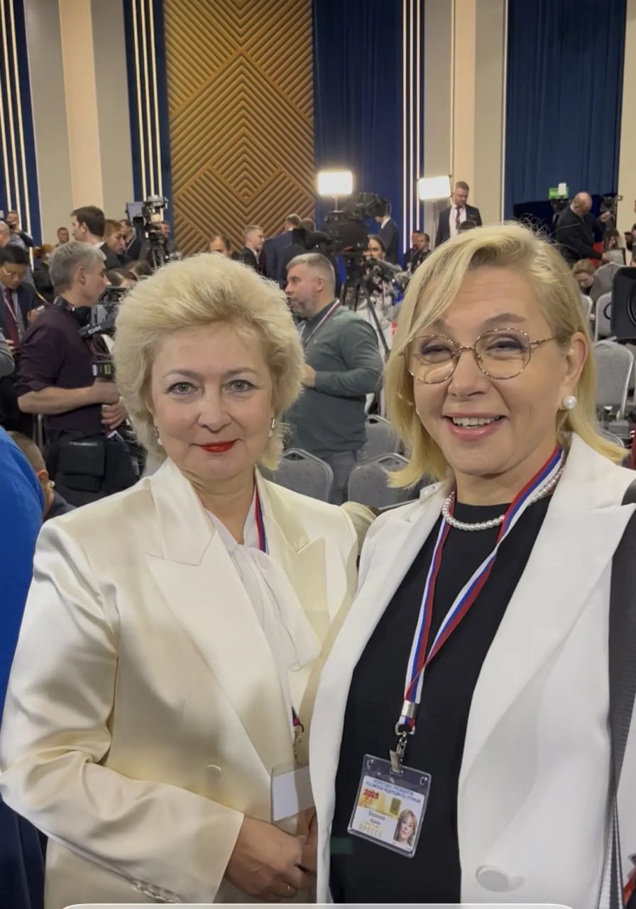 В Гостином дворе уже всё готово к программе «Итоги года с Владимиром Путиным» В Гостином дворе уже всё готово к программе «Итоги года с Владимиром Путиным»