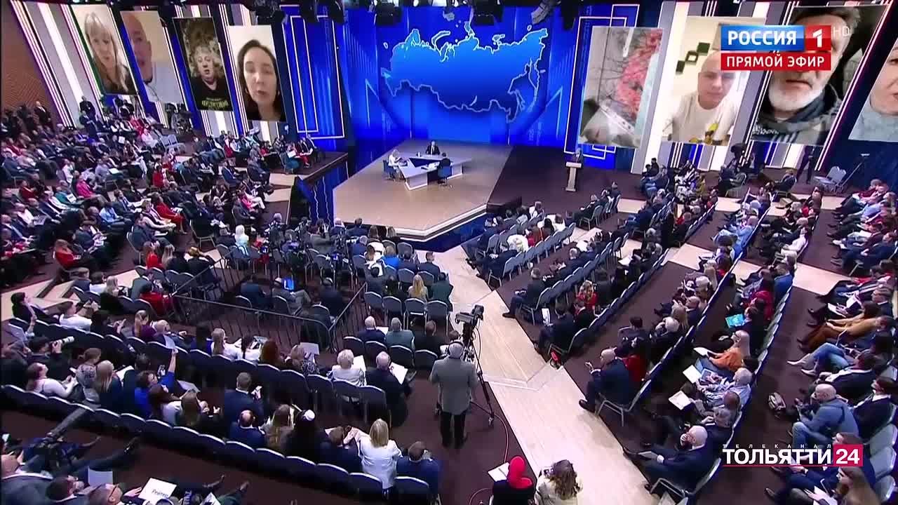 Президент России Владимир Путин в прямом эфире подвёл итоги уходящего года и ответил на вопросы журналистов и жителей страны