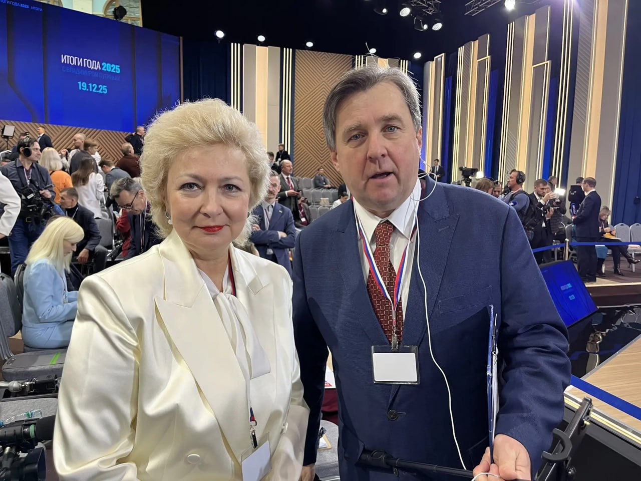 В Гостином дворе уже всё готово к программе «Итоги года с Владимиром Путиным» В Гостином дворе уже всё готово к программе «Итоги года с Владимиром Путиным»