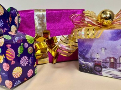 Пора готовить подарки!. Ведь именно сегодня, 26 декабря, во всем мире отмечается день подарков