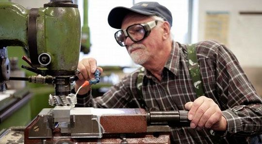 Как уволиться пенсионеру без отработки: ключевые моменты в 2025 году