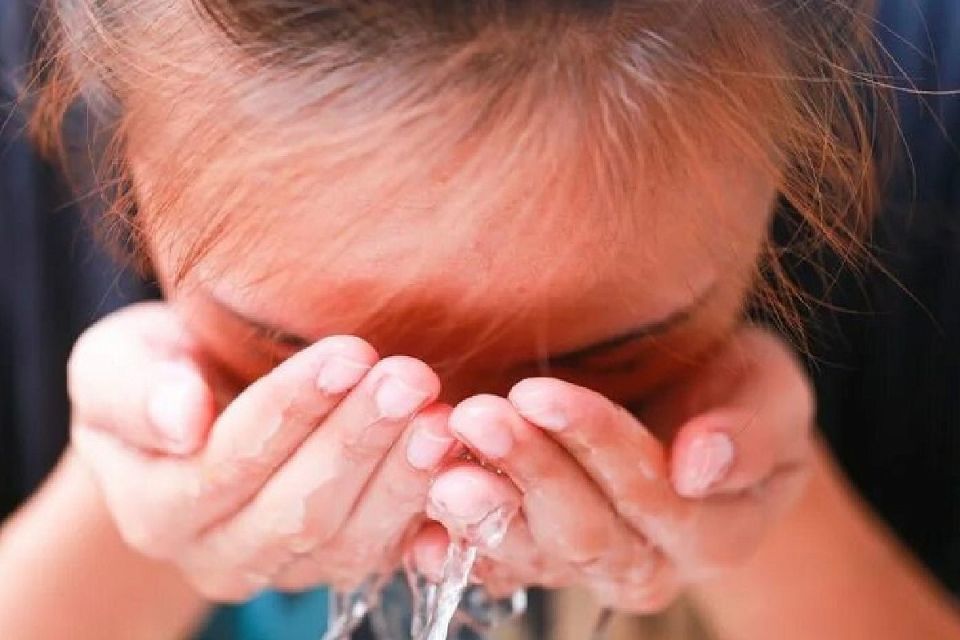 Опасность моющих средств для зрения: от лёгкого дискомфорта до потери зрения