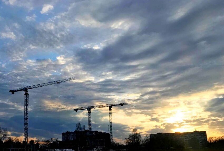 Застройщики под прицелом: правительство не продлевает мораторий на штрафы за задержки в строительстве