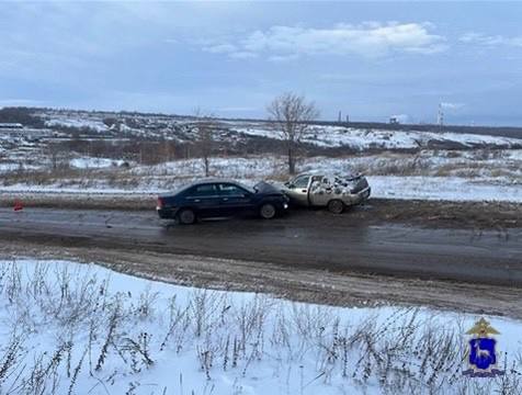 В Самарской области четыре ребенка пострадали в ДТП с легковушками во время метели