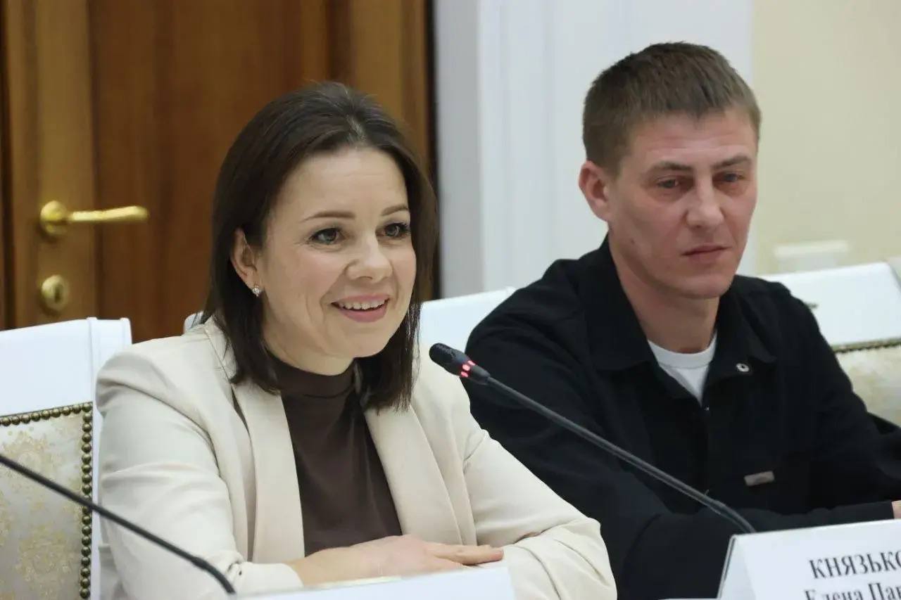 Вячеслав Федорищев встретился с победителями федеральной программы «Земский работник культуры» Вячеслав Федорищев встретился с победителями федеральной программы «Земский работник культуры»