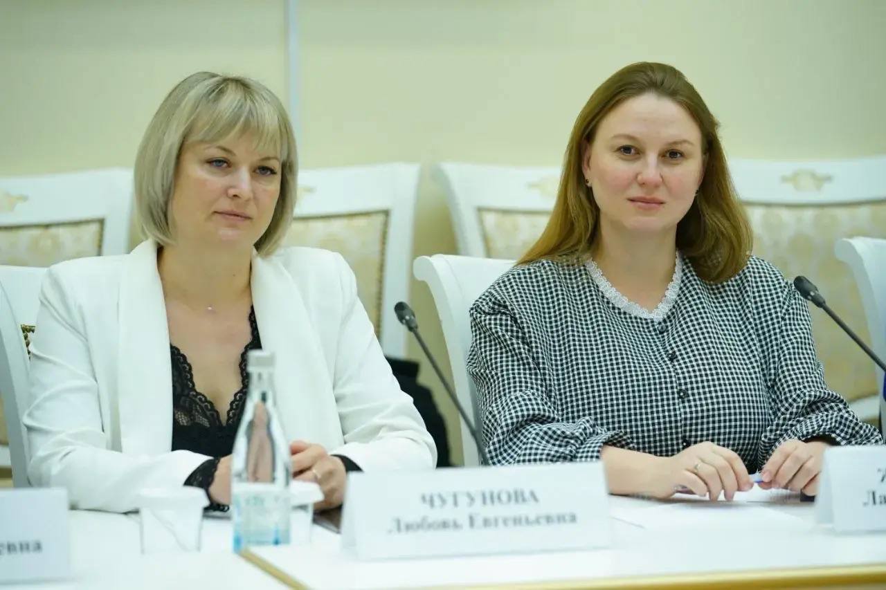 Вячеслав Федорищев встретился с победителями федеральной программы «Земский работник культуры» Вячеслав Федорищев встретился с победителями федеральной программы «Земский работник культуры»