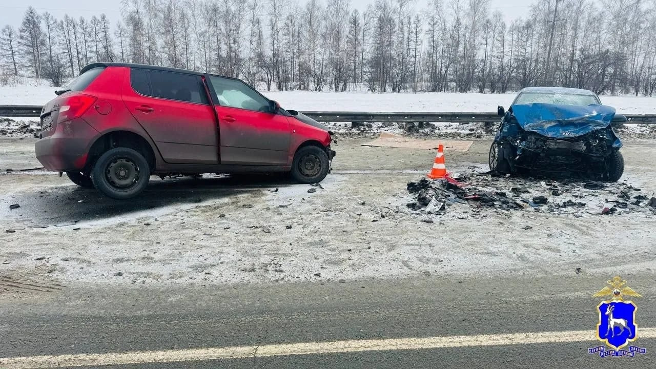 Лобовое ДТП — 5 человек в больнице