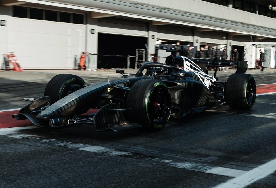 Боттас о тестах в Барселоне: команда работает над решением проблем