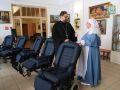 Обители Милосердия передали кресла повышенной комфортности для людей с ограниченными возможностями здоровья