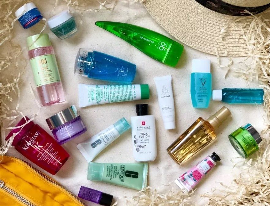 Почему женщинам после 50 стоит обратить внимание на мини-косметику