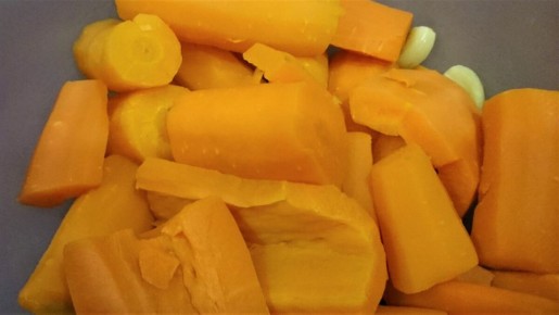 Запеканка из бобовых и морковного пюре: яркое и полезное блюдо