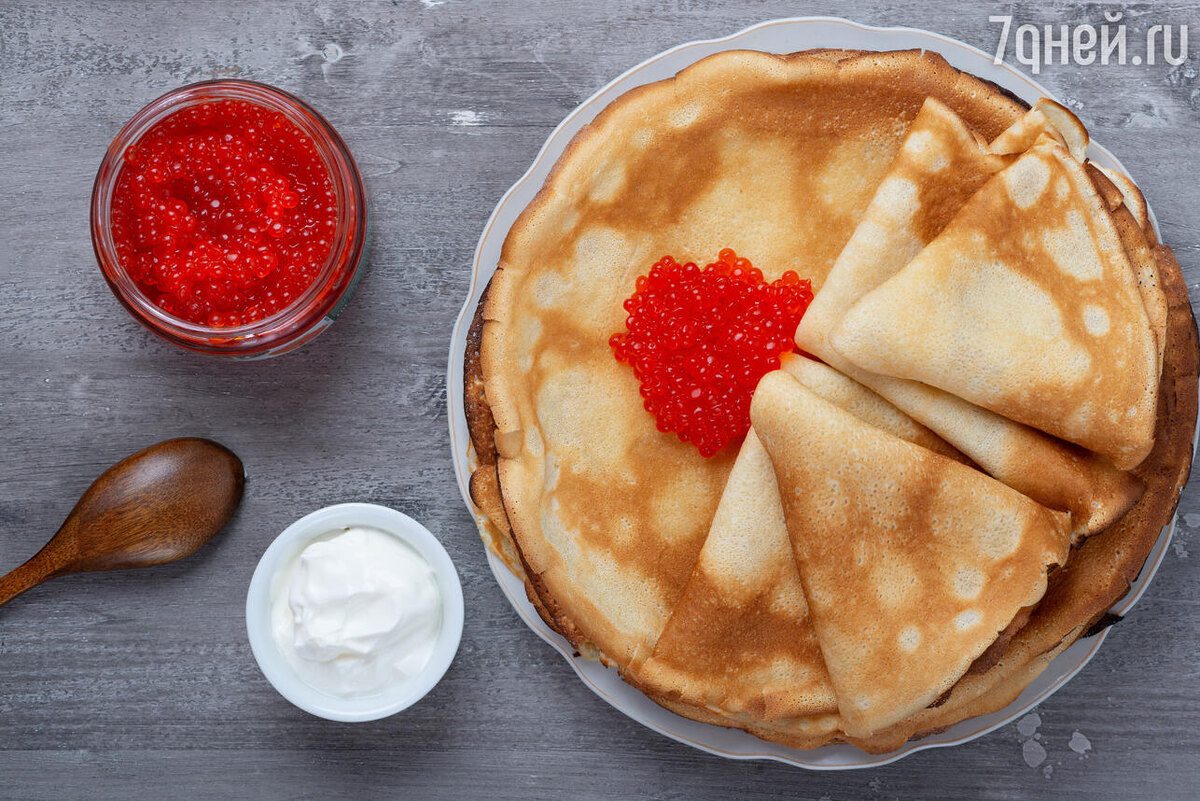 Как сэкономить на блинах с икрой к Масленице: советы и цены