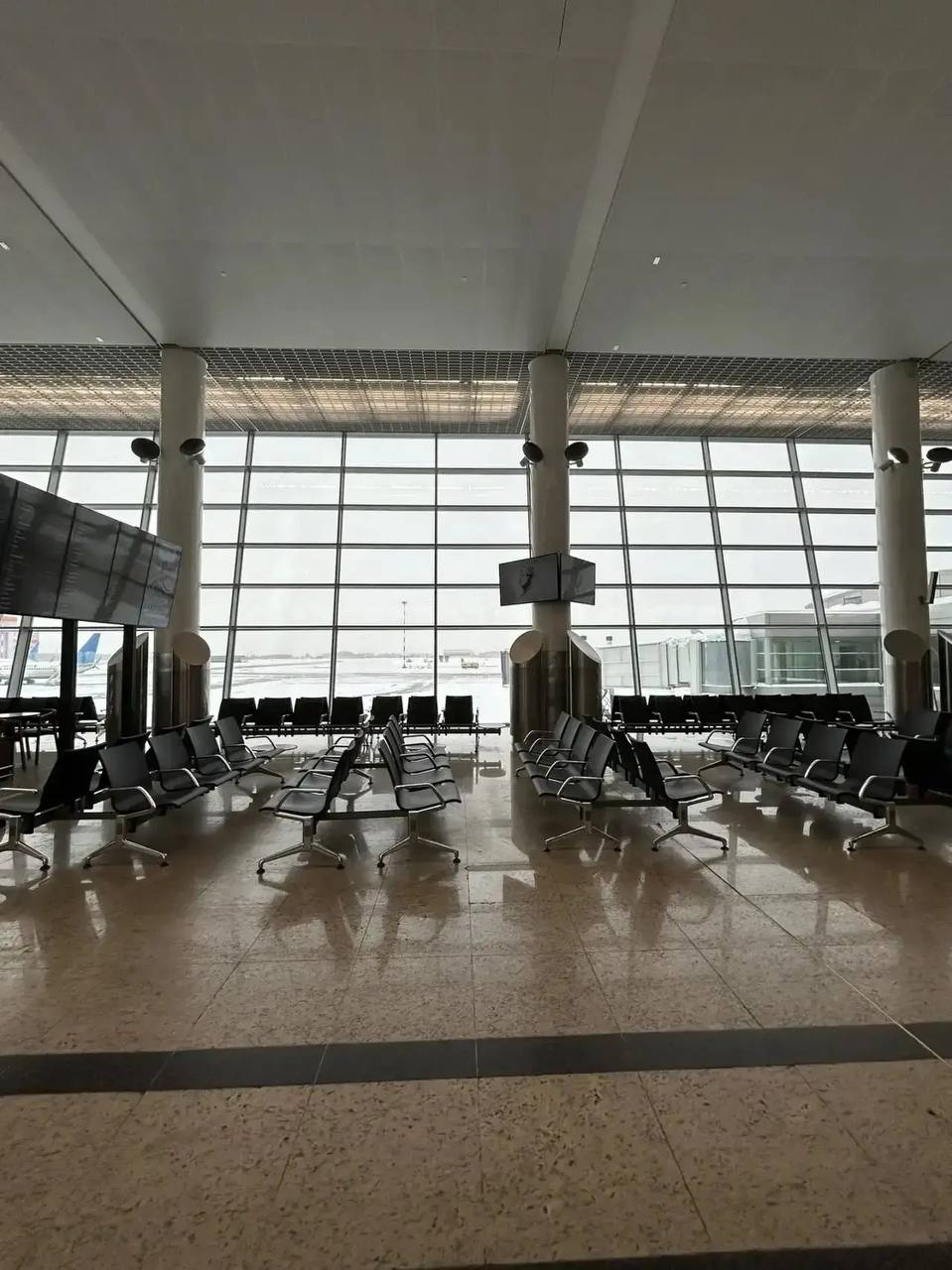 Во "Внуково" вновь ввели временные ограничения на работу