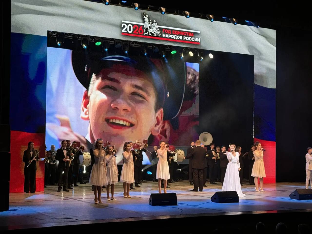 Защитникам Отечества - ура! Защитникам Отечества - ура!