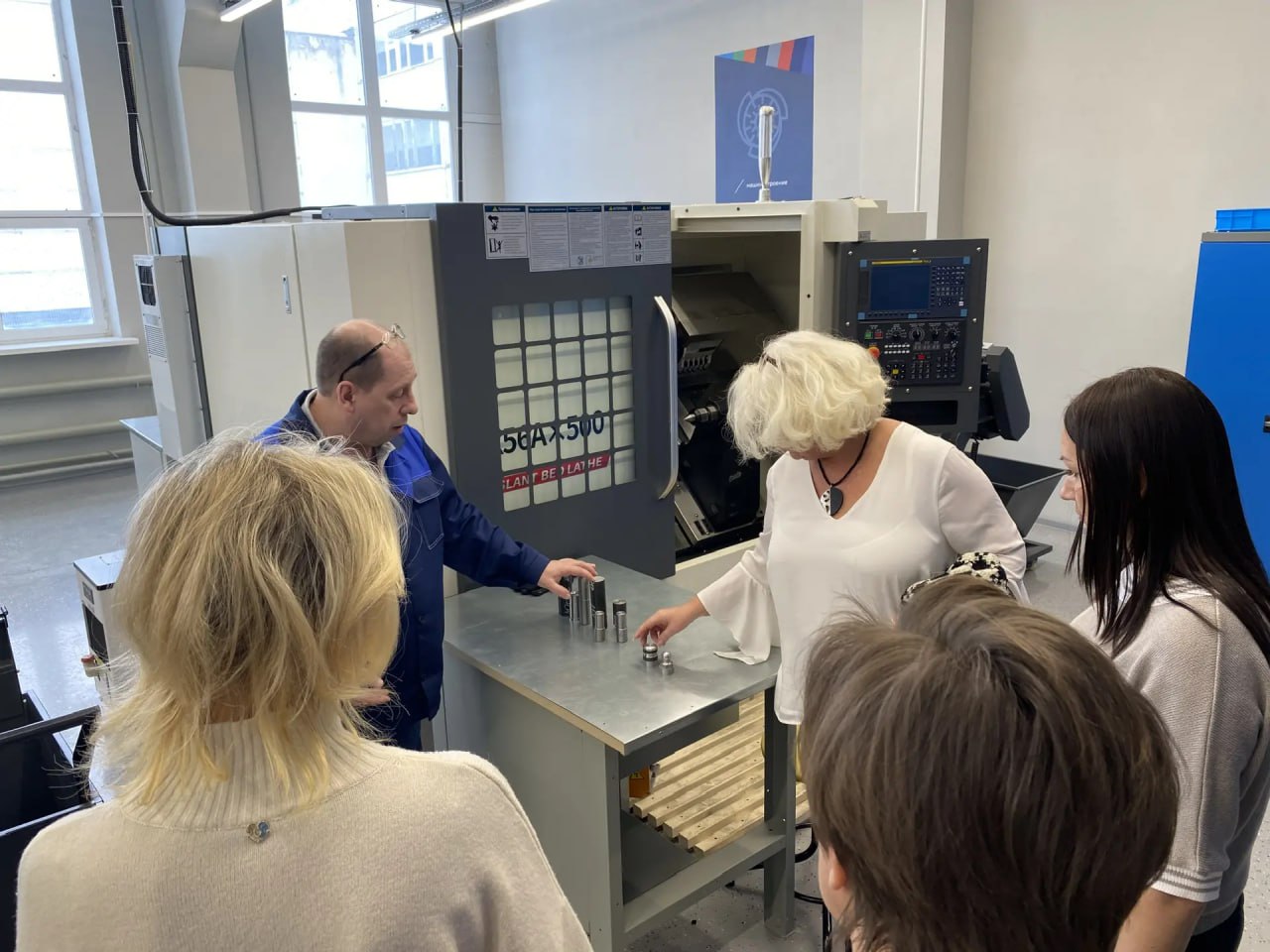 В Тольяттинском машиностроительном колледже состоялся «профтур» для директоров школ В Тольяттинском машиностроительном колледже состоялся «профтур» для директоров школ