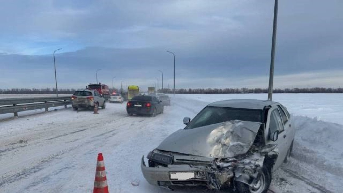 В Самарской области молодой водитель устроил массовое ДТП на Обходе Тольятти 23 февраля