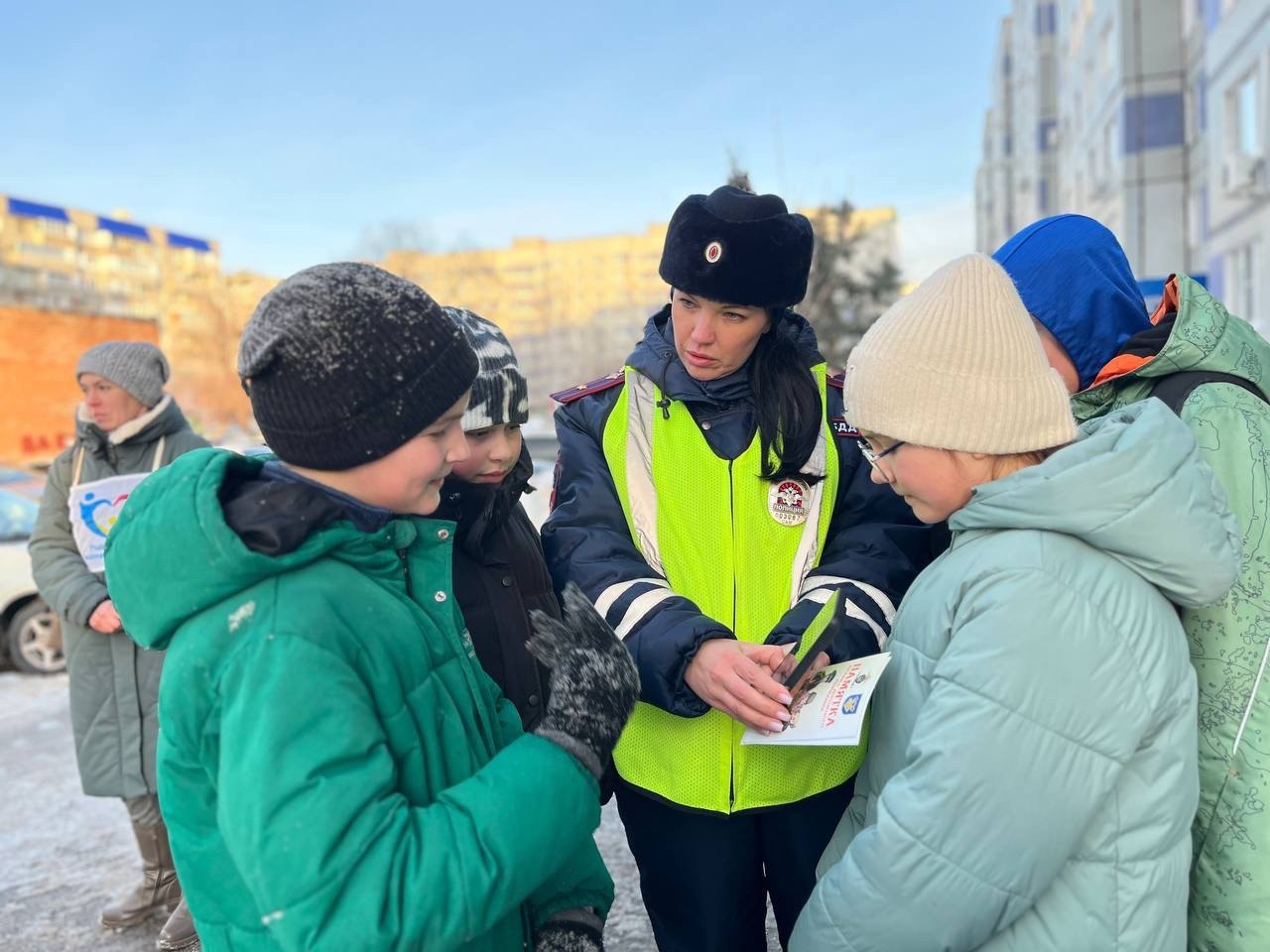 Сотрудники #ГосавтоинспекцииТольятти совместно с педагогами и неравнодушными родителями учащихся МБУ «Школа № 82» провели профилактическое мероприятие #РодительскийПатруль в Автозаводском районе города Сотрудники #ГосавтоинспекцииТольятти совместно с педагогами и неравнодушными родителями учащихся МБУ «Школа № 82» провели профилактическое мероприятие #РодительскийПатруль в Автозаводском районе города