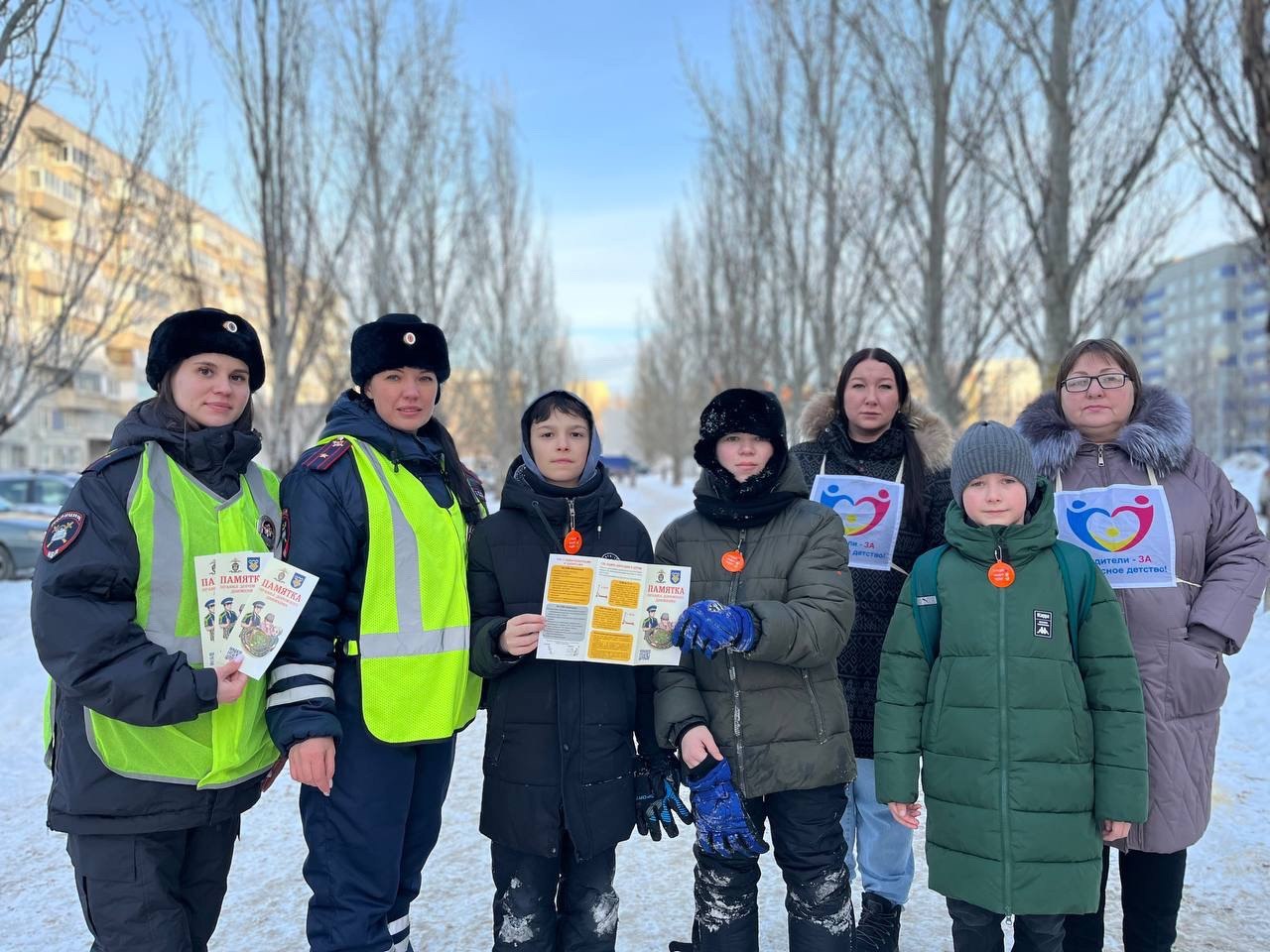 Сотрудники #ГосавтоинспекцииТольятти совместно с педагогами и неравнодушными родителями учащихся МБУ «Школа № 82» провели профилактическое мероприятие #РодительскийПатруль в Автозаводском районе города Сотрудники #ГосавтоинспекцииТольятти совместно с педагогами и неравнодушными родителями учащихся МБУ «Школа № 82» провели профилактическое мероприятие #РодительскийПатруль в Автозаводском районе города