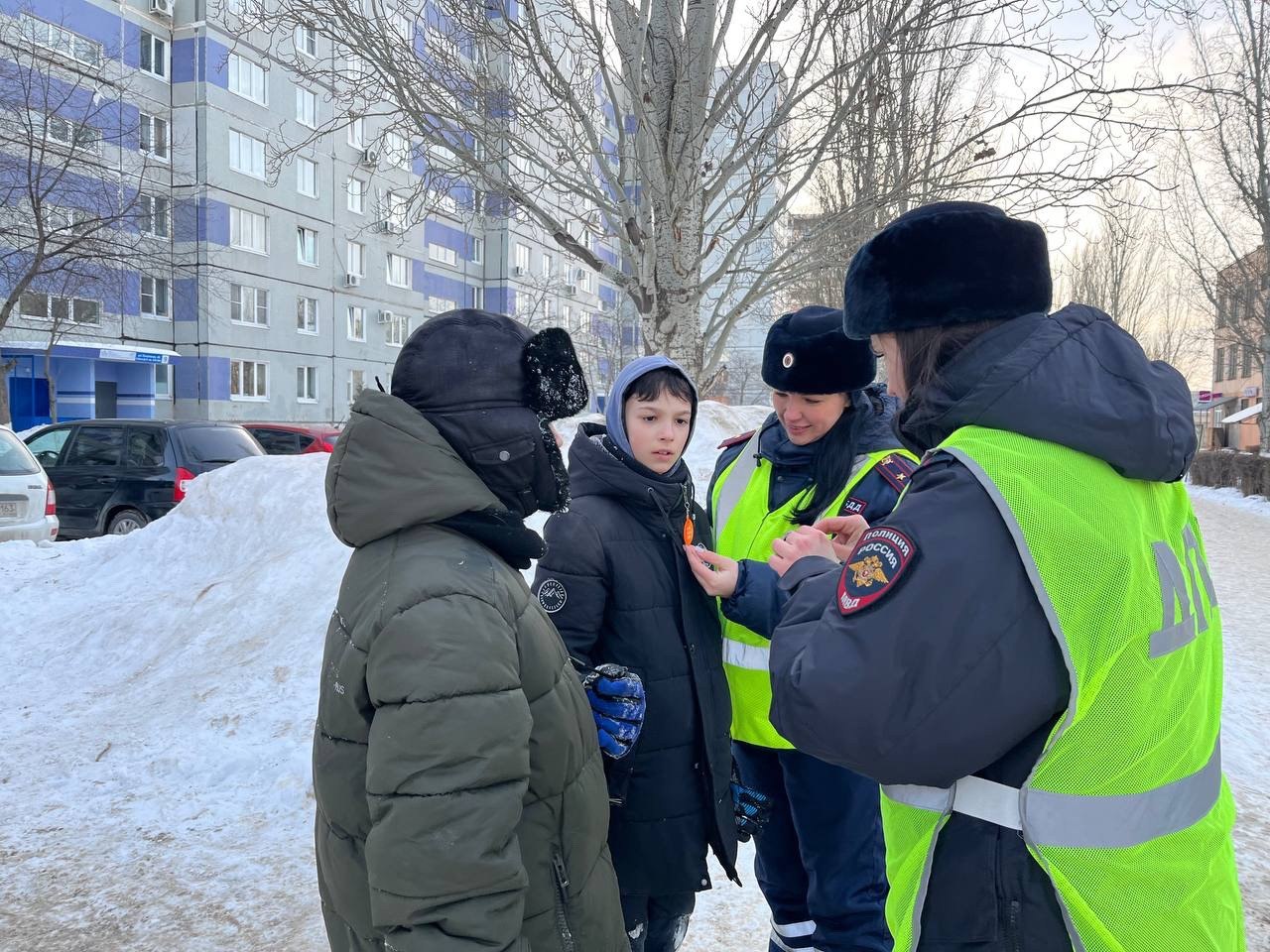 Сотрудники #ГосавтоинспекцииТольятти совместно с педагогами и неравнодушными родителями учащихся МБУ «Школа № 82» провели профилактическое мероприятие #РодительскийПатруль в Автозаводском районе города Сотрудники #ГосавтоинспекцииТольятти совместно с педагогами и неравнодушными родителями учащихся МБУ «Школа № 82» провели профилактическое мероприятие #РодительскийПатруль в Автозаводском районе города