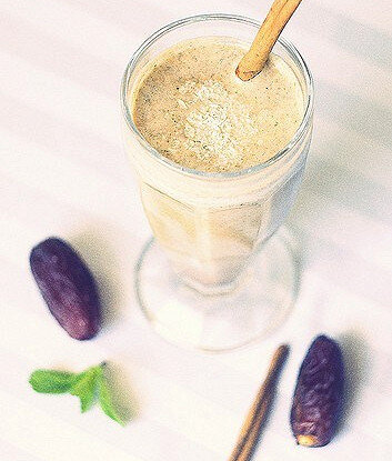 Как приготовить освежающий миндальный коктейль