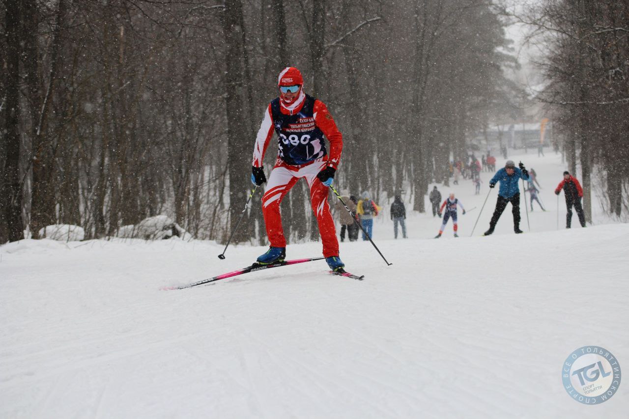 Даниил Мещеряков и Диана Серова - победители 39-го тольяттинского лыжного марафона Даниил Мещеряков и Диана Серова - победители 39-го тольяттинского лыжного марафона