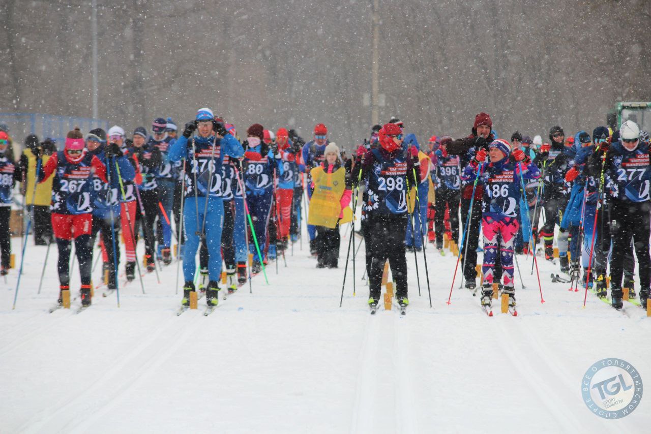 Даниил Мещеряков и Диана Серова - победители 39-го тольяттинского лыжного марафона Даниил Мещеряков и Диана Серова - победители 39-го тольяттинского лыжного марафона