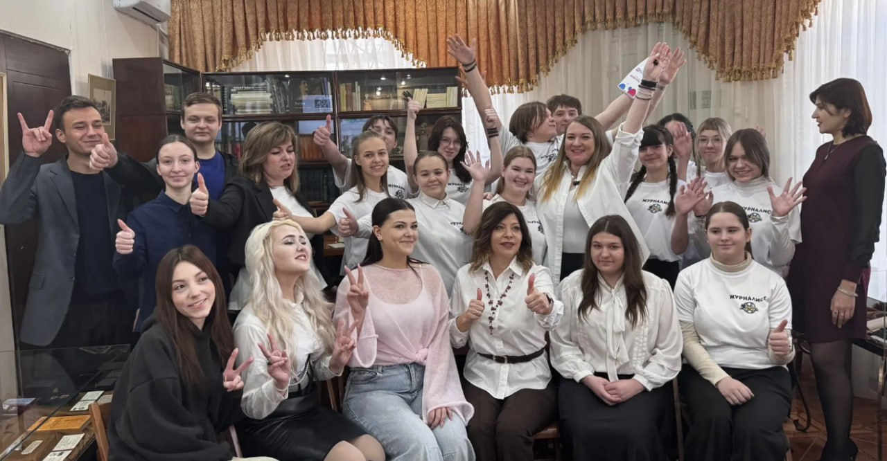 Мастер-класс для молодых журналистов г.Луганска: легко и с удовольствием! Мастер-класс для молодых журналистов г.Луганска: легко и с удовольствием!