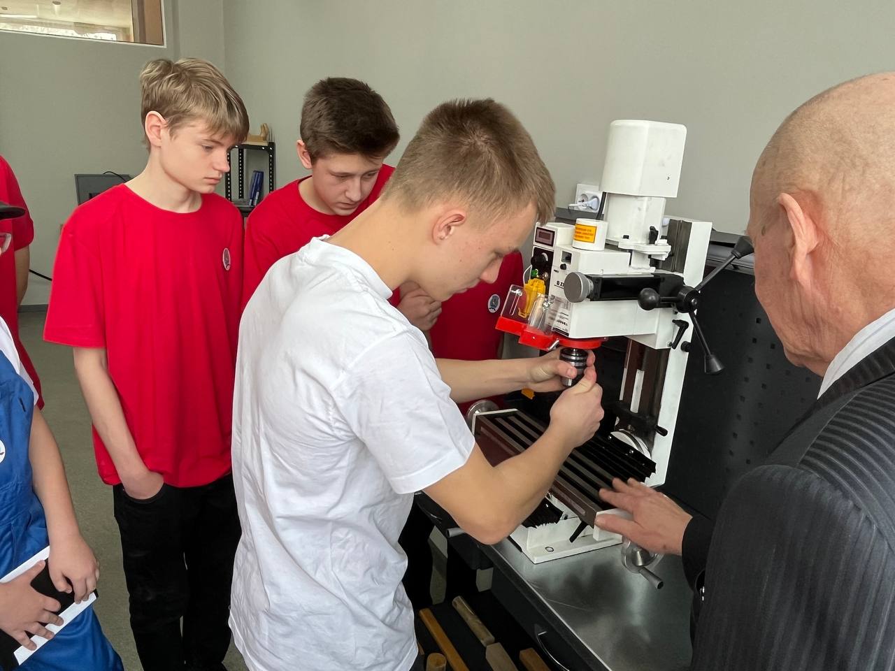 Уроки труда станут современнее и интереснее! Уроки труда станут современнее и интереснее!