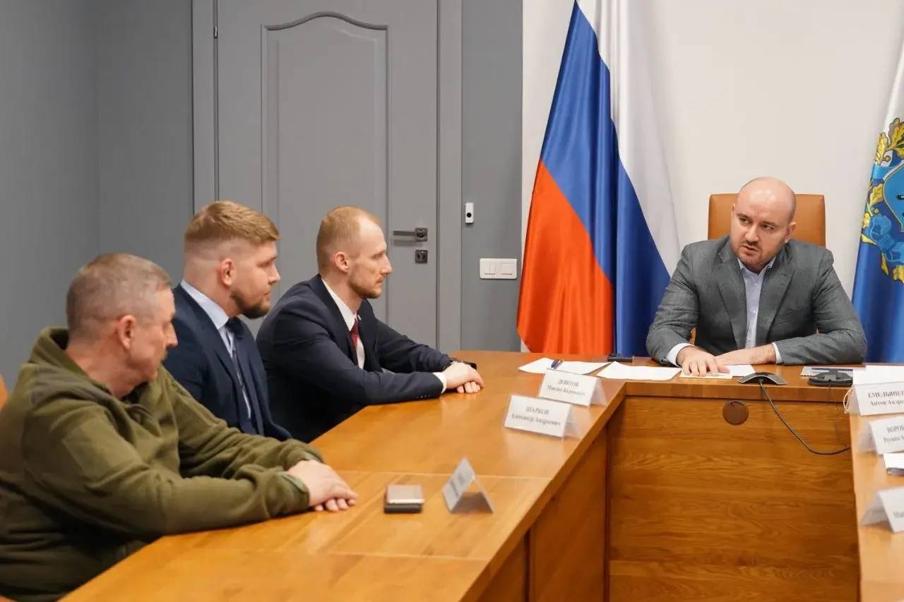 Губернатор Самарской области Вячеслав Федорищев провёл встречу с руководителями общественных организаций по поддержке ветеранов СВО, профильных ведомств и участниками спецоперации
