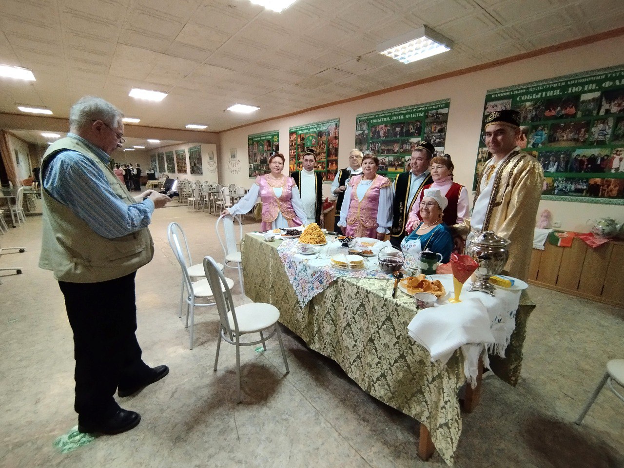 Чак-чак, губадия, кыстыбый, эчпочмак – всё это блюда татарской национальной кухни Чак-чак, губадия, кыстыбый, эчпочмак – всё это блюда татарской национальной кухни