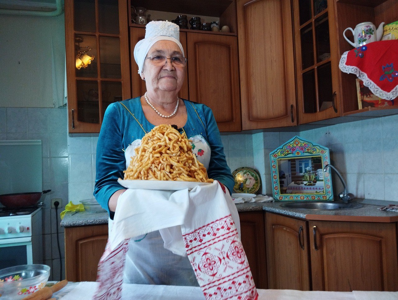 Чак-чак, губадия, кыстыбый, эчпочмак – всё это блюда татарской национальной кухни Чак-чак, губадия, кыстыбый, эчпочмак – всё это блюда татарской национальной кухни