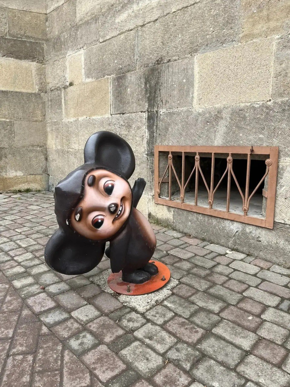 Пока Гена строит дом, Чебурашка покоряет Кавказ Пока Гена строит дом, Чебурашка покоряет Кавказ