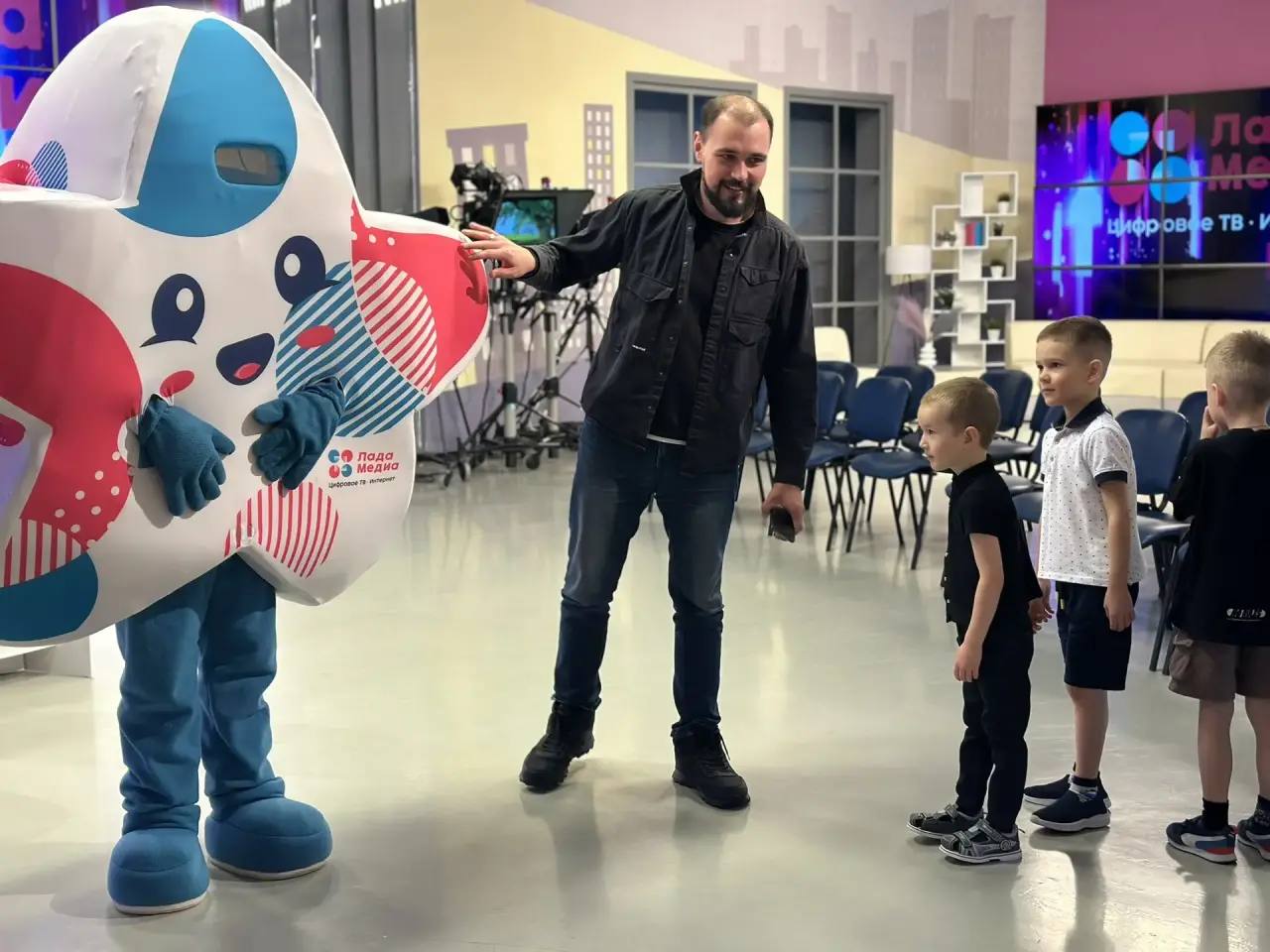 Маленькие гости в большой телекомпании! Маленькие гости в большой телекомпании!