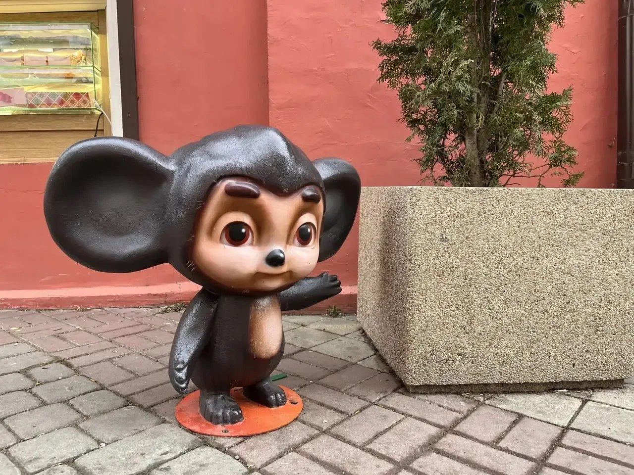 Пока Гена строит дом, Чебурашка покоряет Кавказ Пока Гена строит дом, Чебурашка покоряет Кавказ