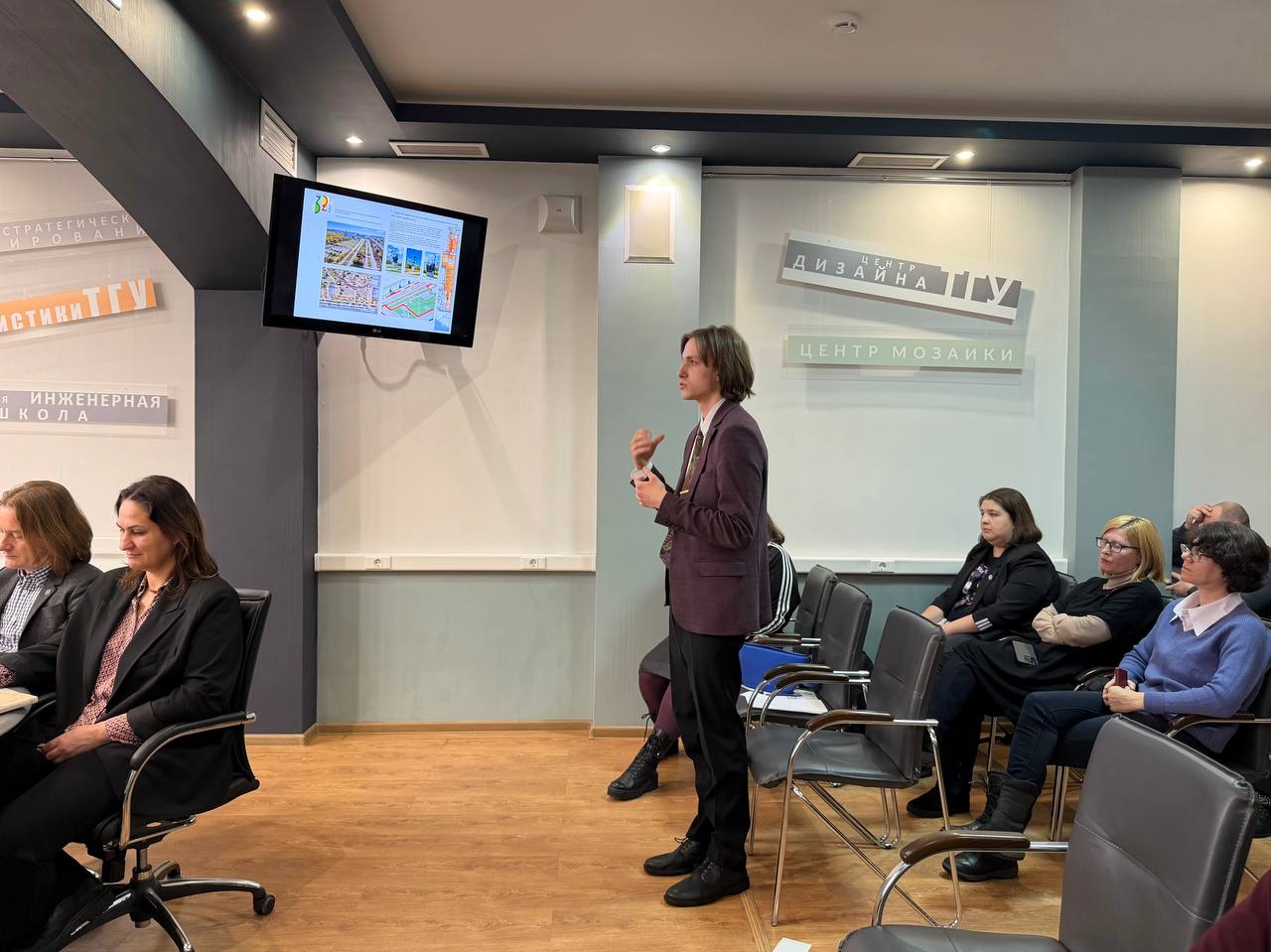 Илья Сухих: Готовимся защищать концепцию туристского кода города на региональном конкурсе Илья Сухих: Готовимся защищать концепцию туристского кода города на региональном конкурсе