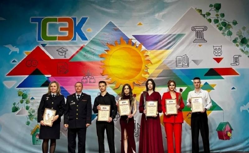 В Тольятти, в рамках профориентационной работы, сотрудники полиции совместно с представителями Общественного совета при территориальном органе внутренних дел приняли участие в торжественной церемонии вручения дипломов...