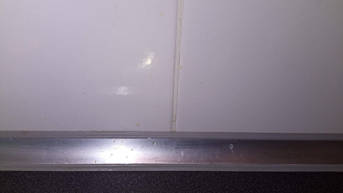 Проверенные бабушкины методы для борьбы с жирными пятнами на кухне