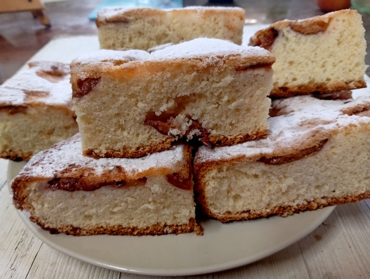 Нежный сливовый пирог: простой рецепт для вашей кухни